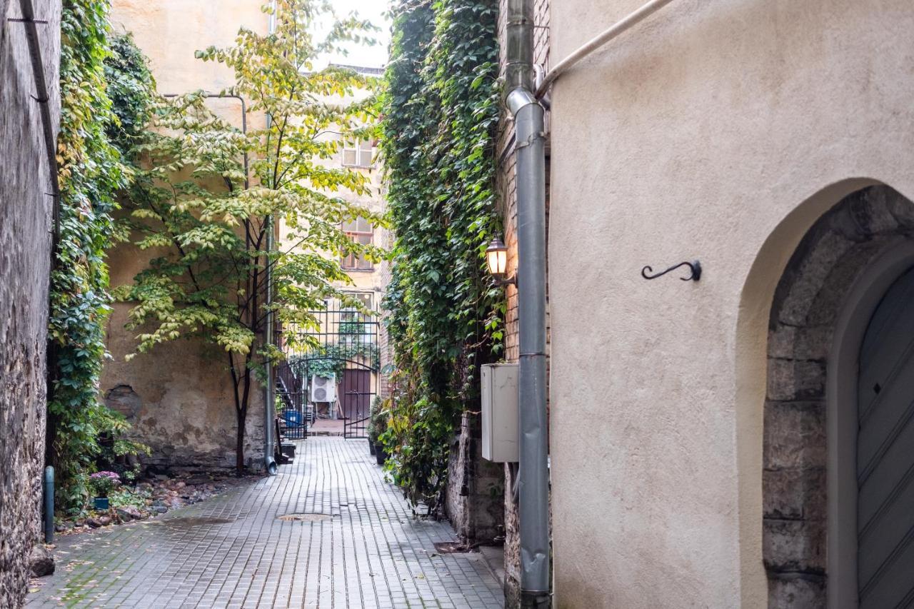 Dream Stay - Bright 2-Bedroom 2-Floor Old Town Apartment Tallinn Exterior photo